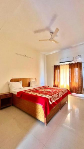 aditya palace orchha